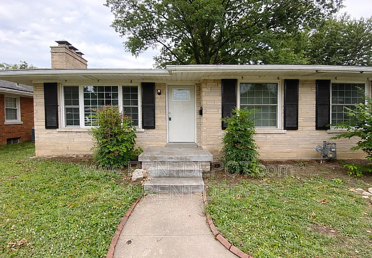112 S Lincoln Park Dr — Photo 1
