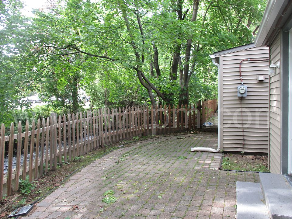 2nd image of 50 Nauset Ln