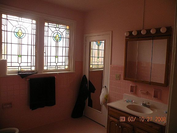 Unit 3 large bathroom