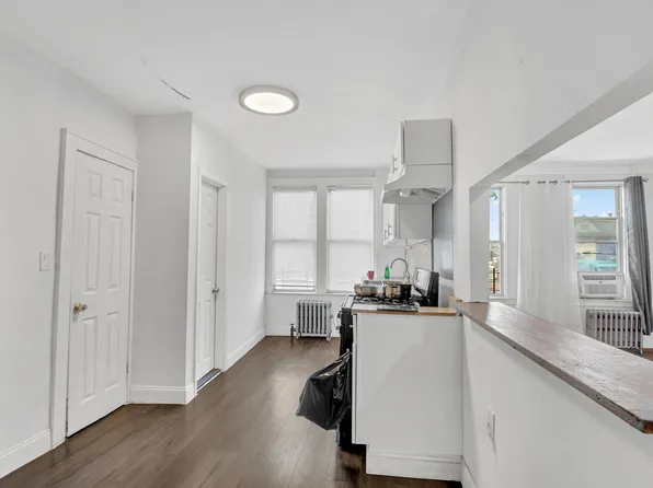 95-07 Cresskill Place image 12 of 21