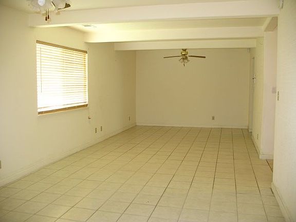 3rd image of 500 Sunnyside Dr