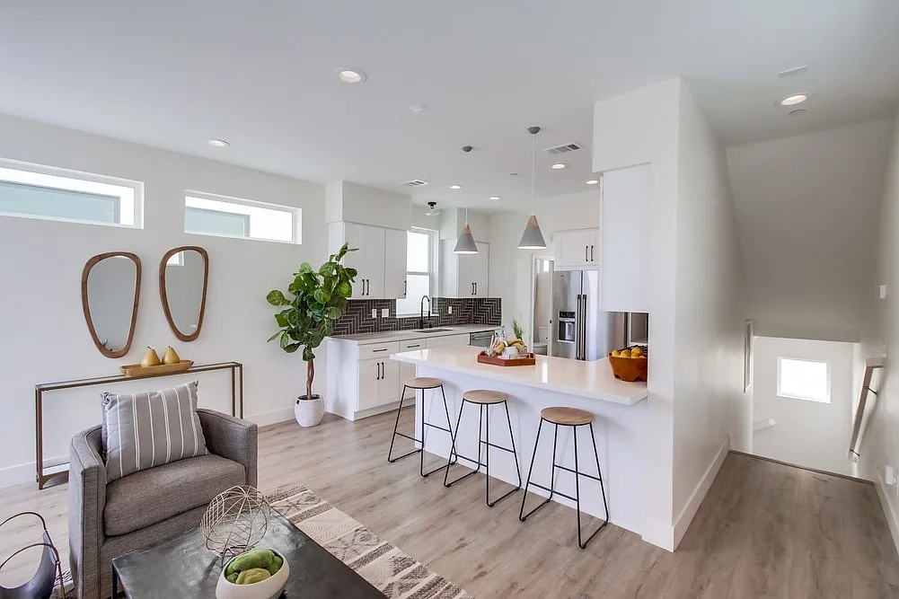 2 bed, 1163 sqft, $4,299 — Photo 1