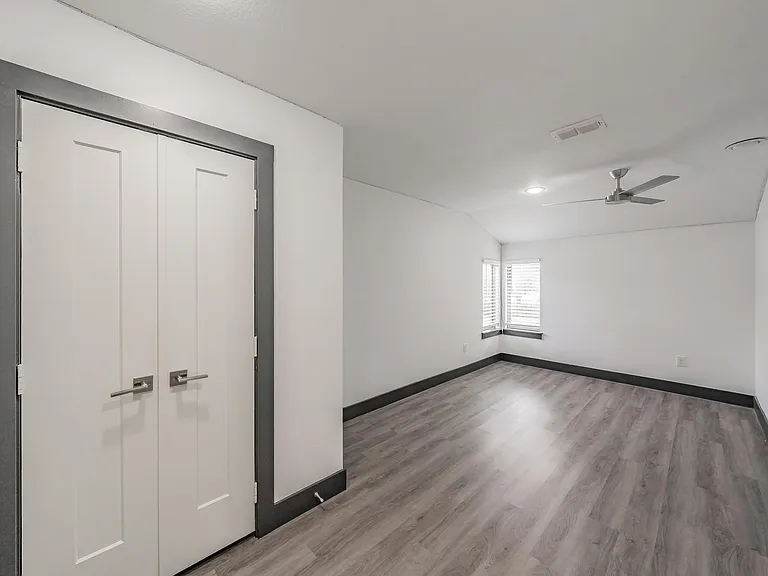 2400 Ridgecrest Dr — Photo 23