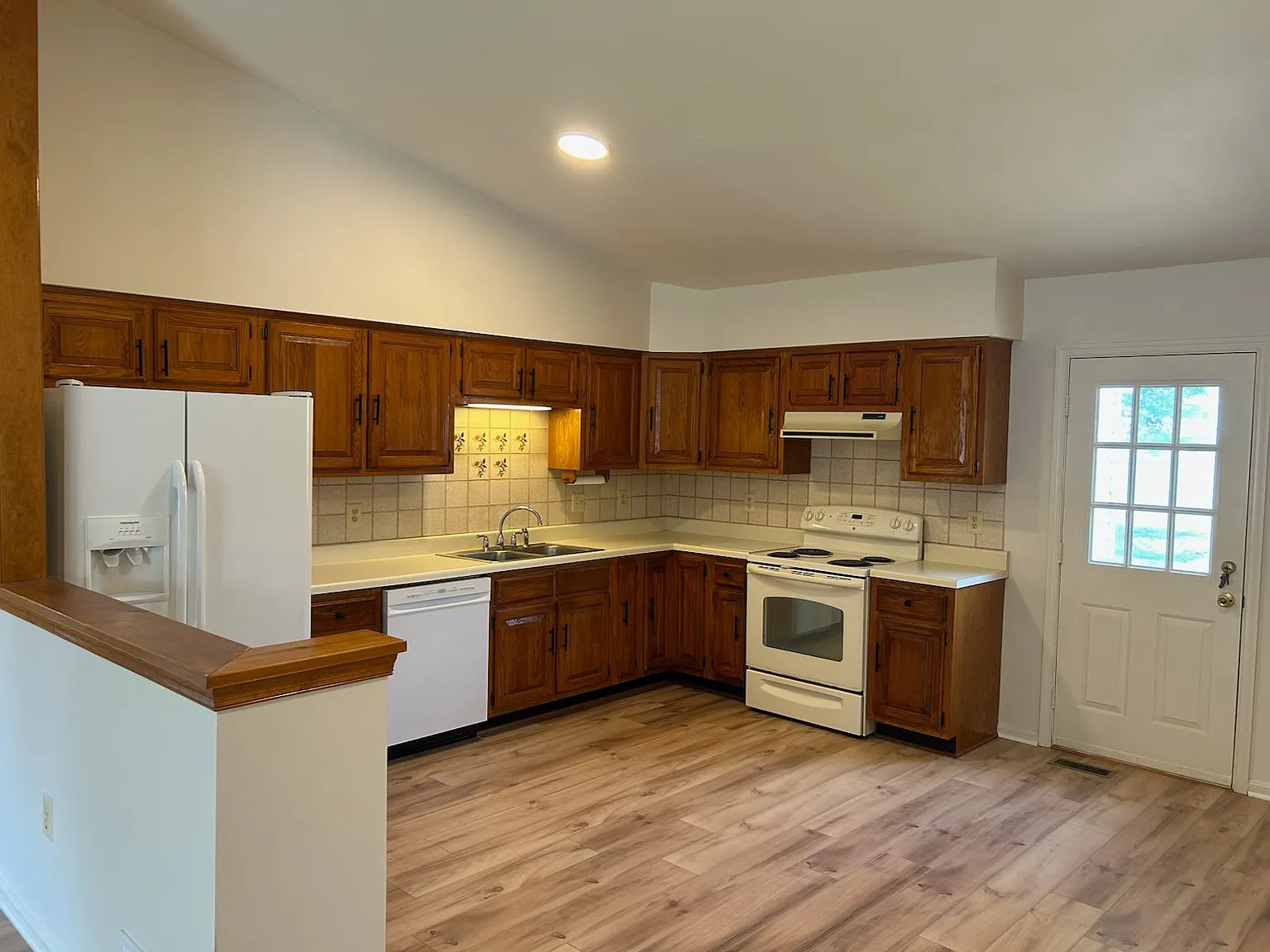 Cozy Single Unit in Manassas | Available Aug 2026 | $3000/mo — Photo 3