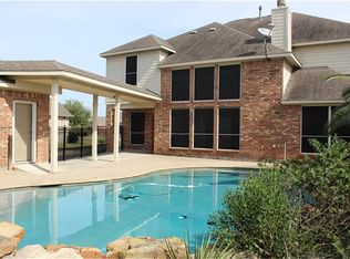 9623 Tanglewood Dr, Mont Belvieu, TX 77523