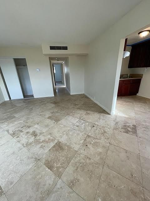 2nd image of 2765 Conejo Dr #4