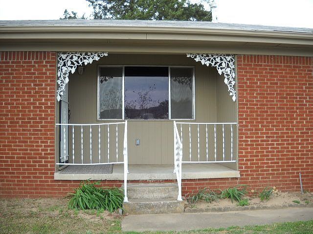 2nd image of 1208 E Forest Dr
