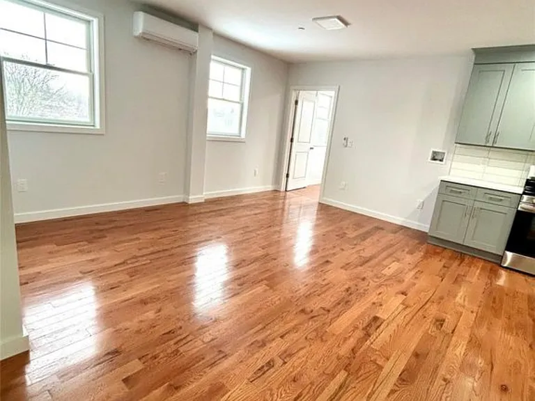 99 Main St #1A — Photo 3