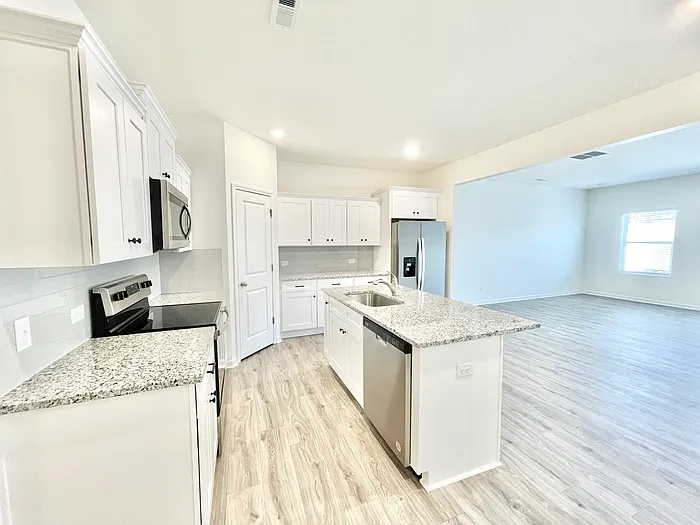 3 bed, 2.5 bath, 1762 sqft, $1,950 — Photo 2