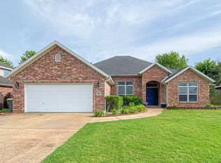 105 Skinner St, Centerton, AR 72719