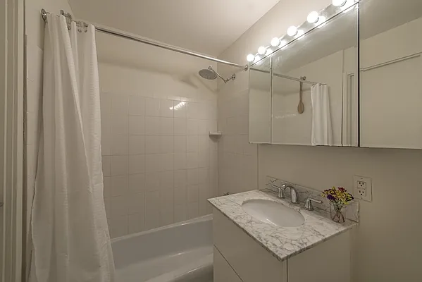 Sold by Nest Seekers International | media 5