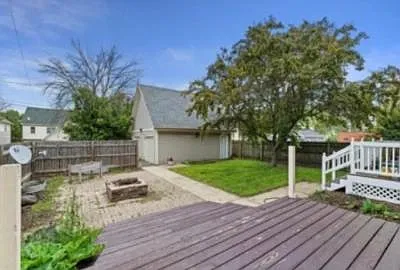 3 bed, 1630 sqft, $2,285 — Photo 3
