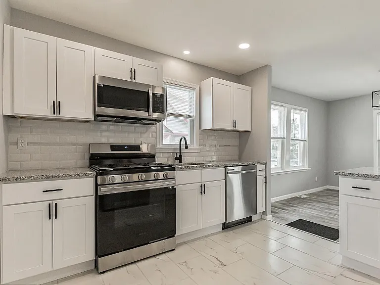 1307 Grant Ave — Photo 11