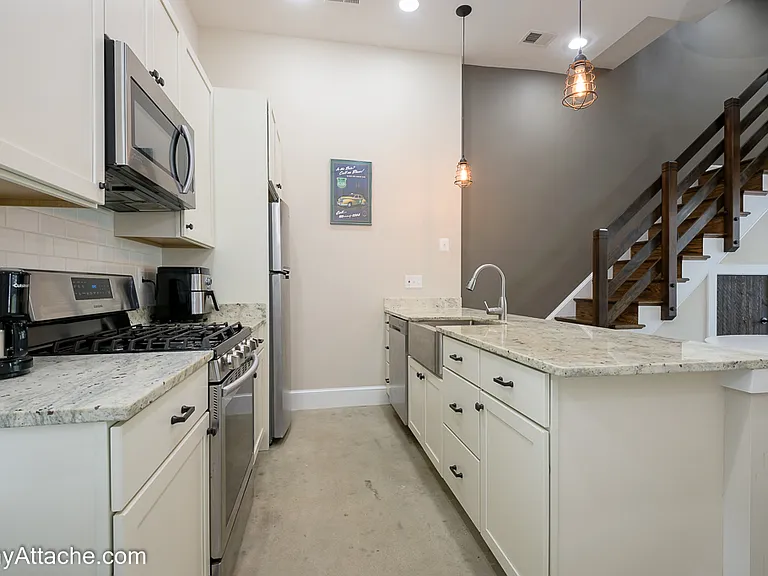 717 F St NE — Photo 15