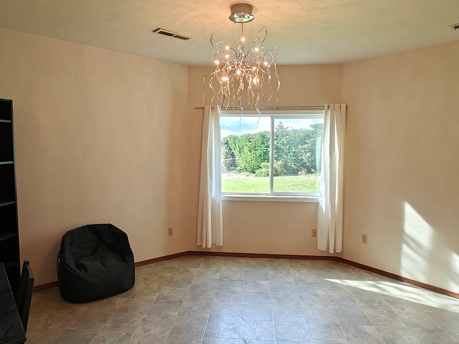 4522 Kennedy Rd NE — Photo 3