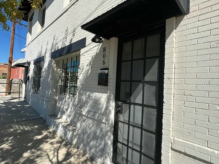 806 N Williams St — Photo 34