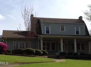 2003 Country Club Dr, Meridian, MS 39305