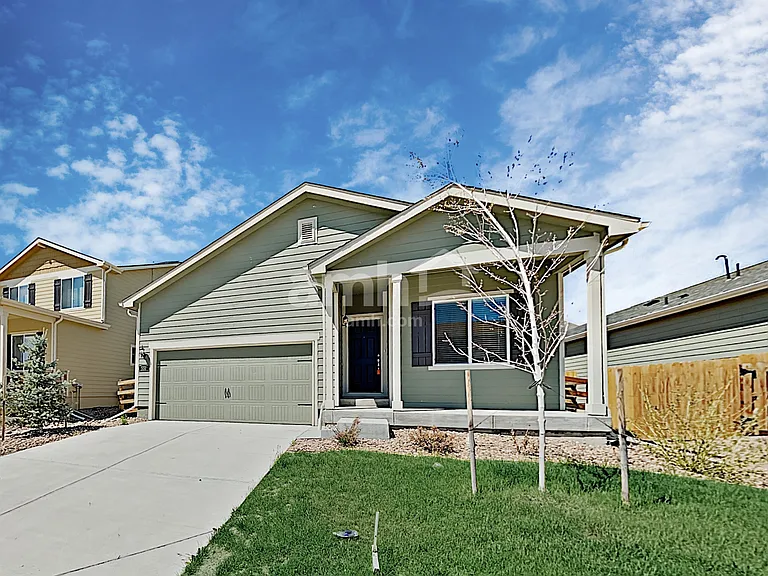 551 Reserve Ave — Photo 1