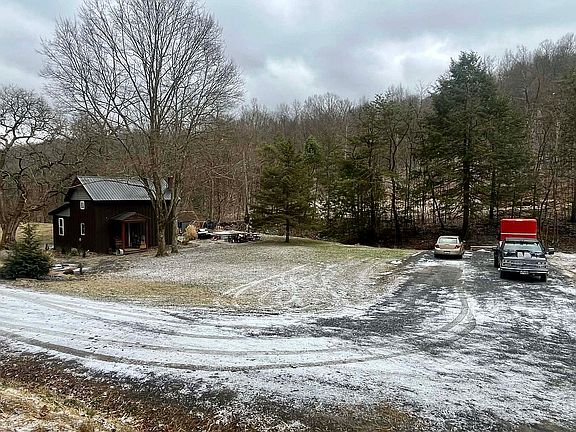 41st image of 587 Point Rd