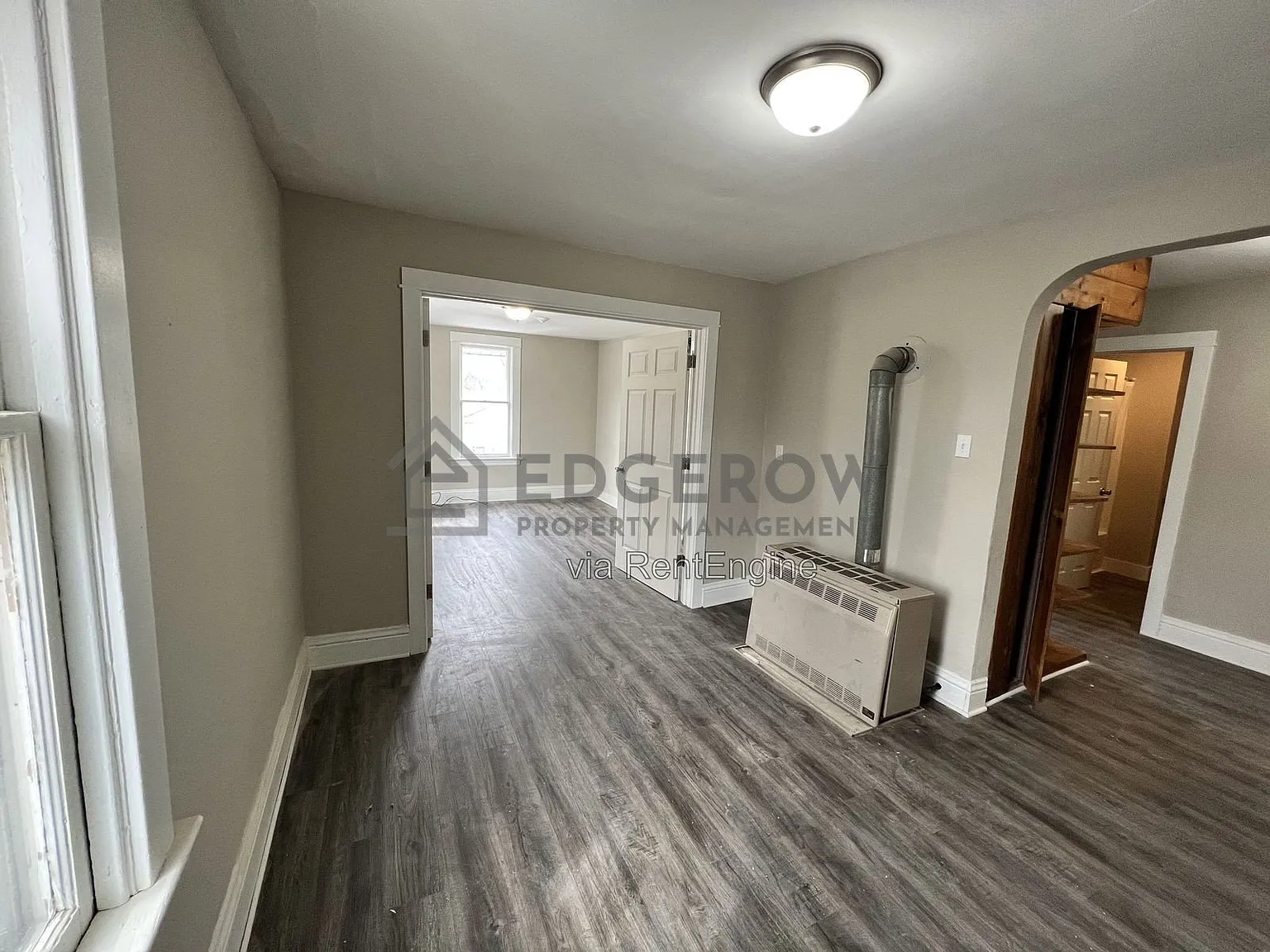 2 bed, 1.0 bath, 700 sqft, $1,100 — Photo 3