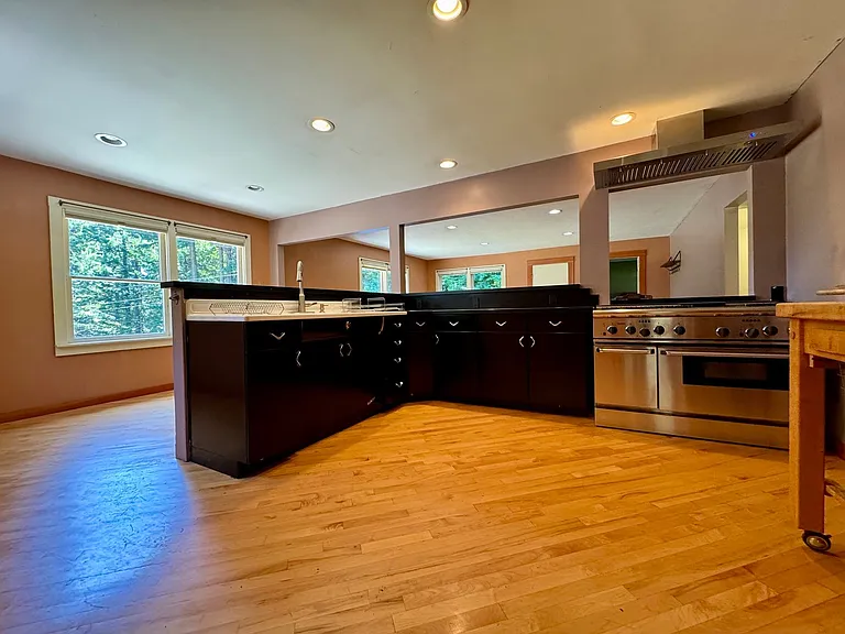 654 Grotzman Rd — Photo 5