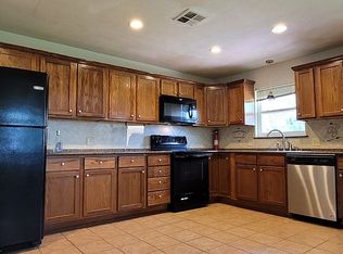 1648 W Henderson St #A, Cleburne, TX 76033