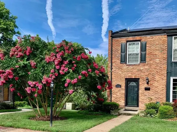 516 Meadow Hall Dr #D516, Rockville, MD 20851