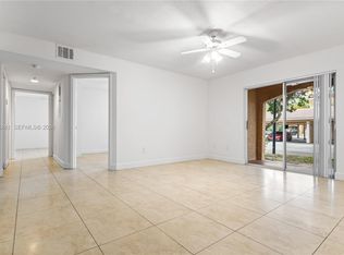 5530 NW 61st St APT 302, Pompano Beach, FL 33073