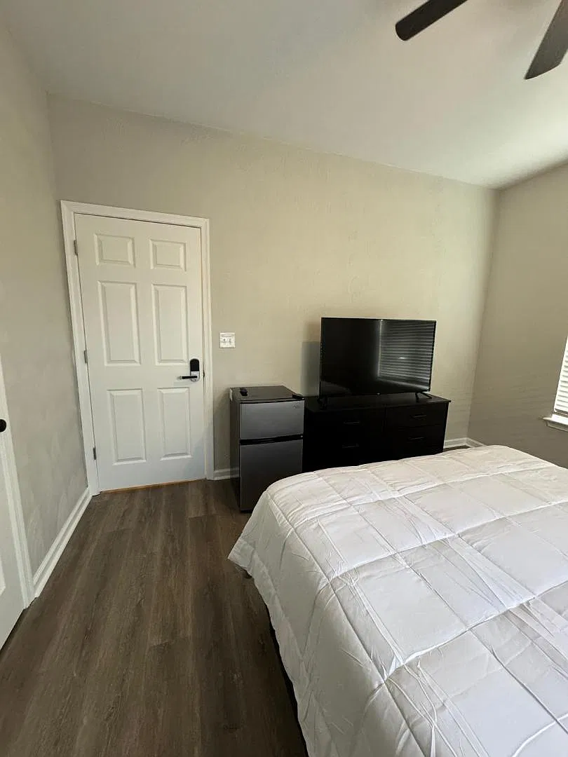 519 Madison St — Photo 2