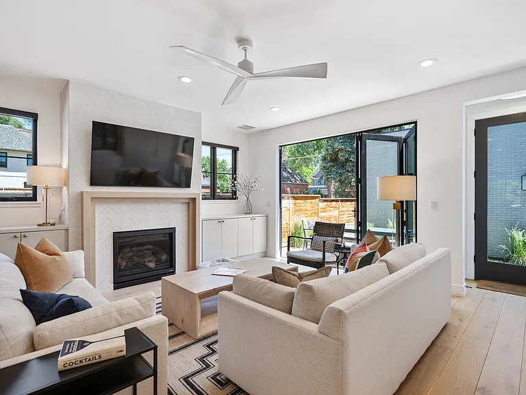 528 S Gaylord St — Photo 19