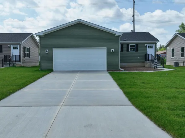 4408 Maple Leaf Trl, Flint, MI 48506