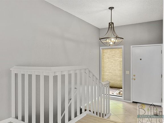 3rd image of 3441 Poly Dr APT 10