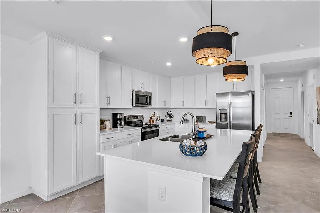 2 bed, 2.0 bath, 1154 sqft, $6,000 — Photo 4