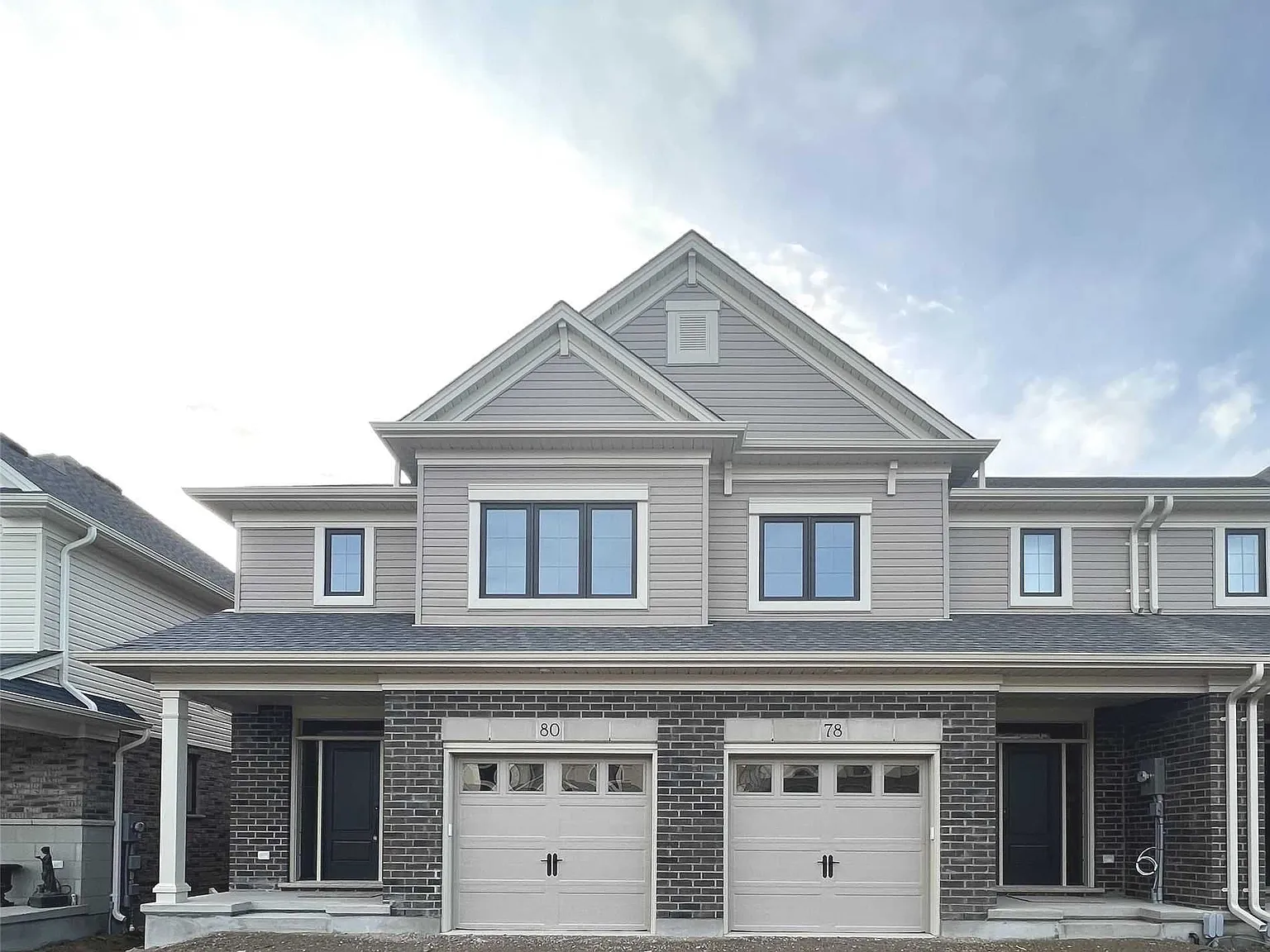 4 bed, $2,450 — Photo 1