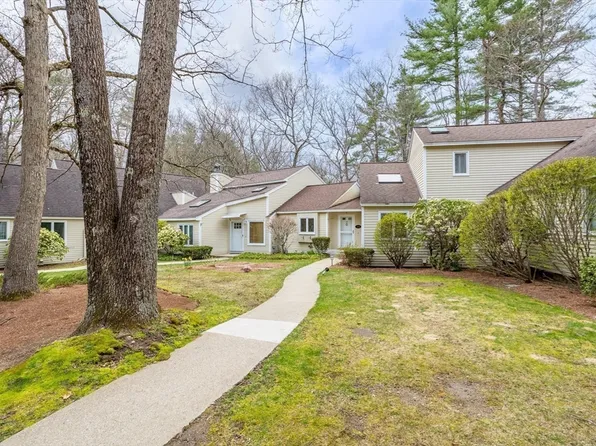 18-18B Pilgrim Dr #24, Westford, MA 01886