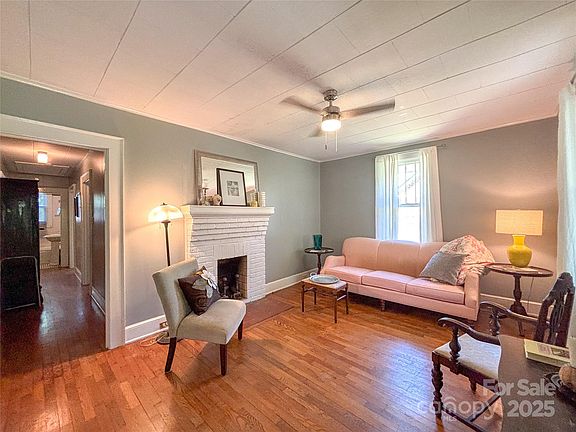 4th image of 436 8th Avenue Dr NW