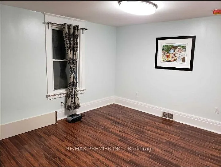 119 Agnes St #1 — Photo 4