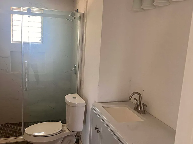 2407 E Washington Ave — Photo 9