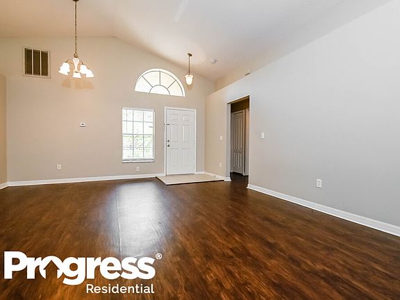 3rd image of 8406 Carriage Pointe Dr