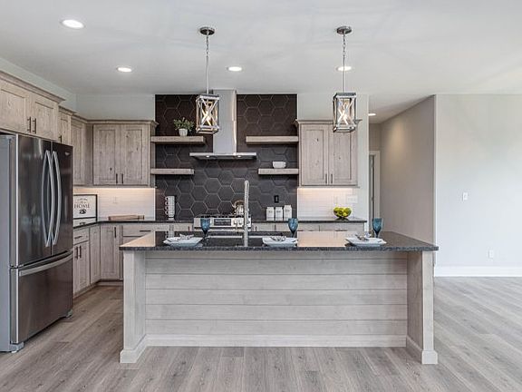 4th image of 5514 Fremont Ct