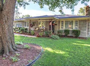 2215 Garrs Ln, Shively, KY 40216