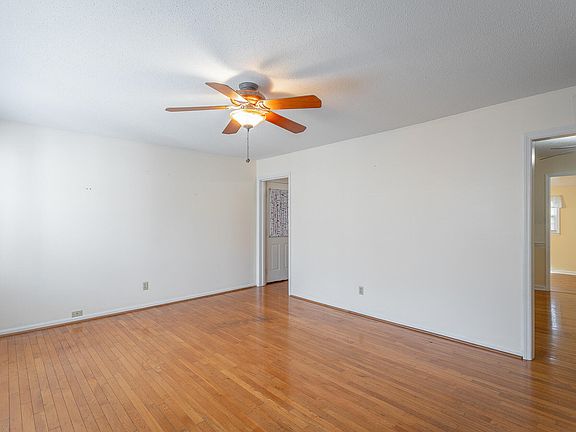 4th image of 7501 Irongate Dr