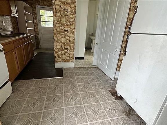 3rd image of 509 S 4th St Floor 1