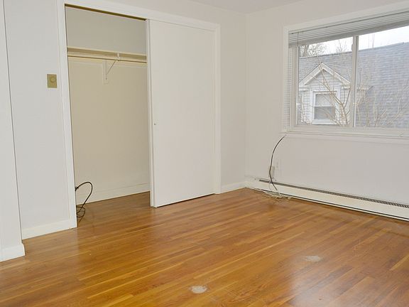 3rd image of 145 Magnolia St APT 1