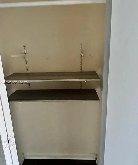 380 E Laurel Dr #4D — Photo 12
