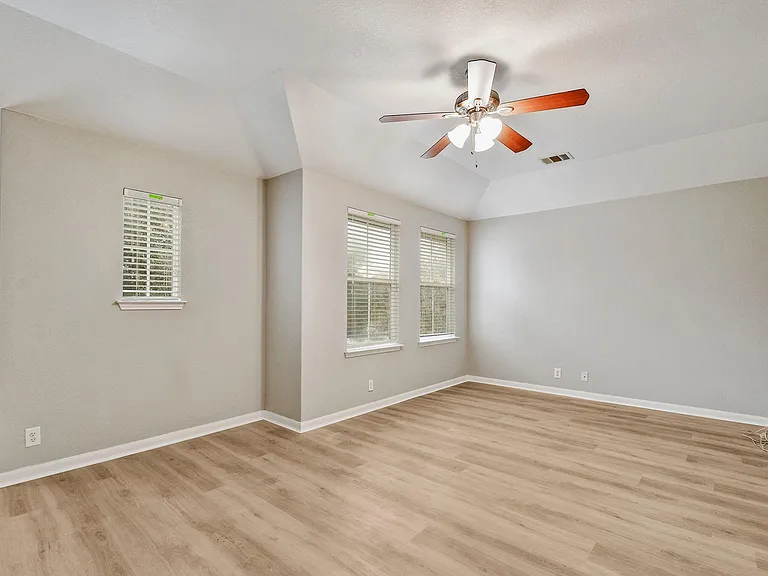 1030 Birdsong Ln — Photo 8