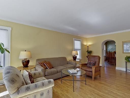 4th image of 1808 Wilmette Ave
