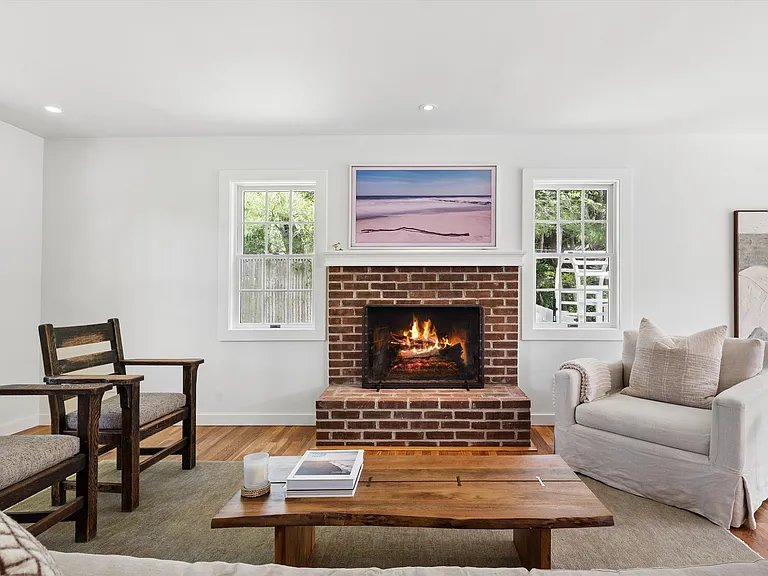 36 Floyd St — Photo 3