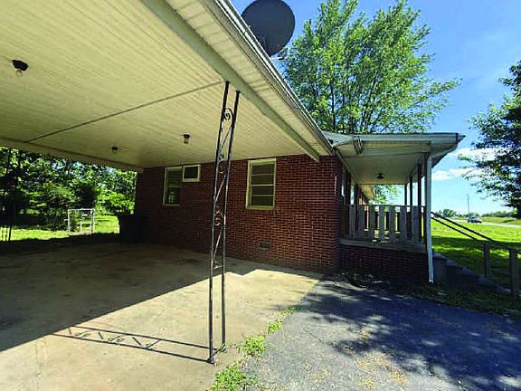 5th image of 108 Searcy Ln
