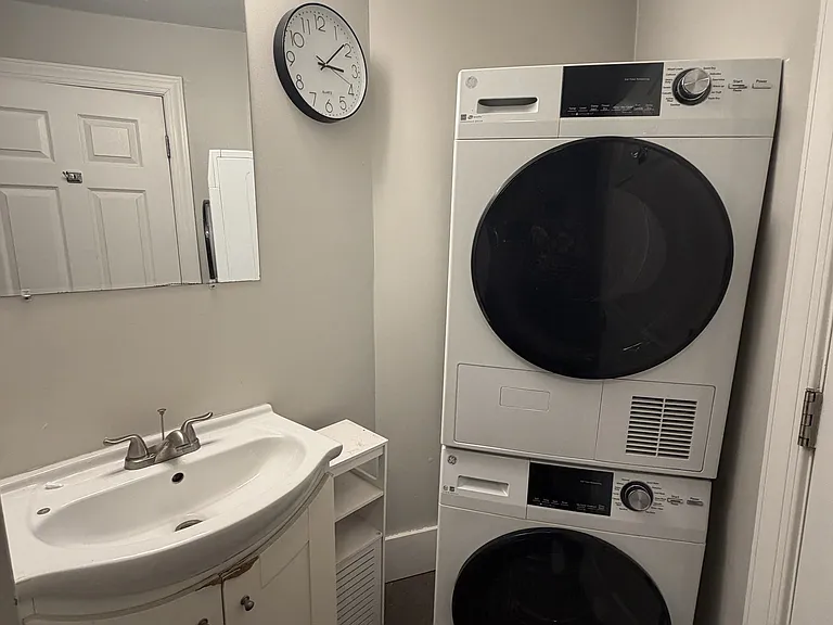 33 Portsmouth St #4R — Photo 9